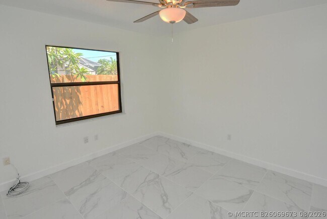 Foto del edificio - 943 SE Browning Ave