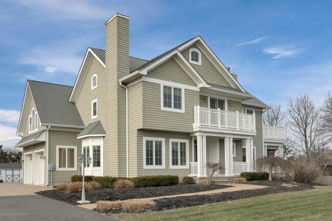 Building Photo - 854 Main Ave