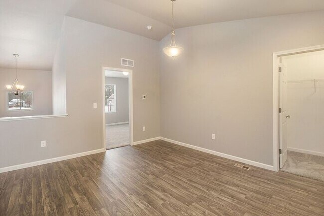 Foto del edificio - 313 N Harris St