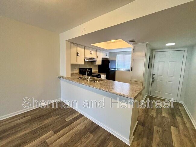 Foto del edificio - 607 Windsong Cir