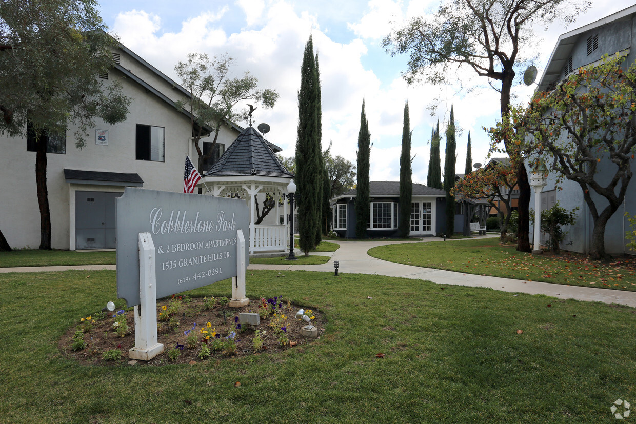 Cobblestone Park - Cobblestone Park Apartments