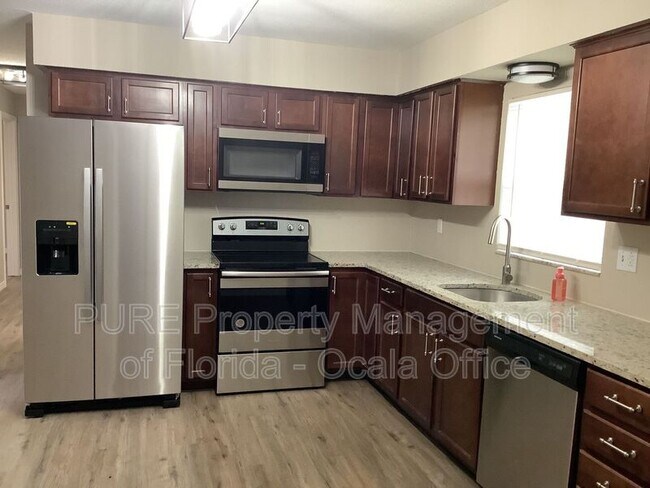Building Photo - 5565 NW 63rd Pl