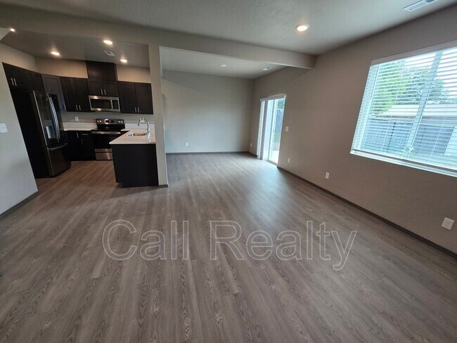 Foto del edificio - 9618 E Nixon Ln