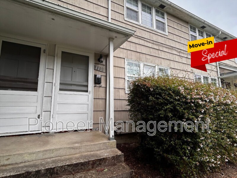 Foto principal - 1122 NE Freemont Ave