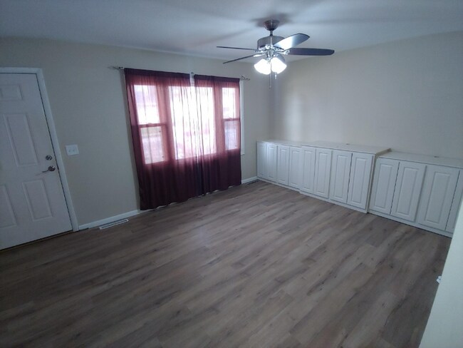 Foto del edificio - 3121 Westmar Dr