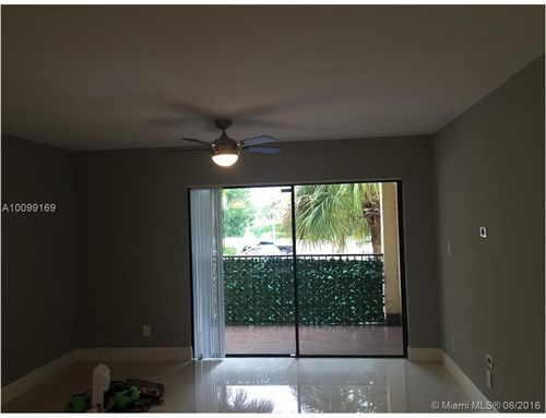 Foto del edificio - 640 S Park Rd