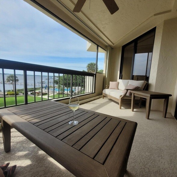 Foto del edificio - 625 NW North River Dr