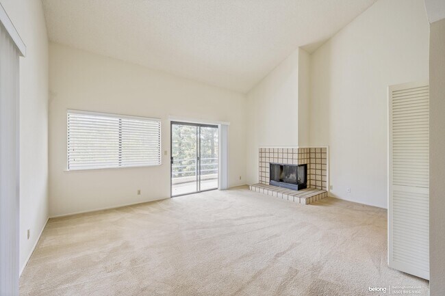 Building Photo - 4685 Albany Cir