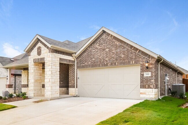 Building Photo - 3101 Renaissance Dr