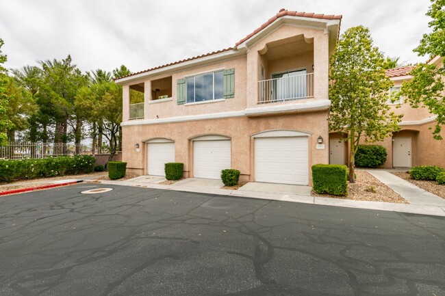 Foto del edificio - CONDO ACROSS FROM THE DISTRICT @ GREEN VALLEY