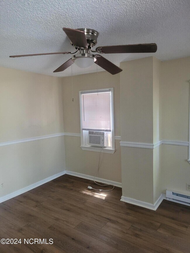 Foto del edificio - 906 Willow St