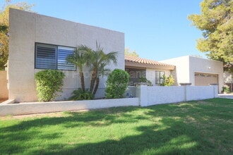 Building Photo - 951 E Leeward Ln