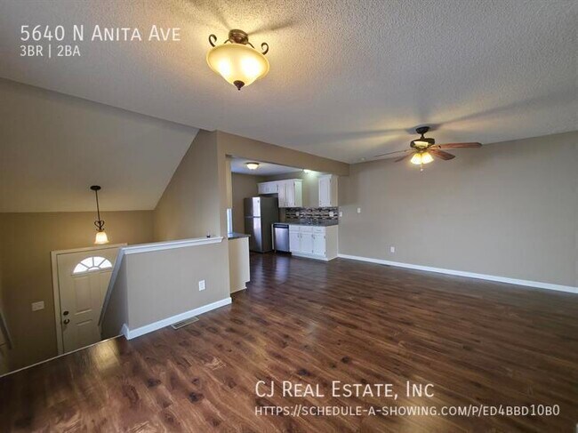 Foto del edificio - 5640 N Anita Ave