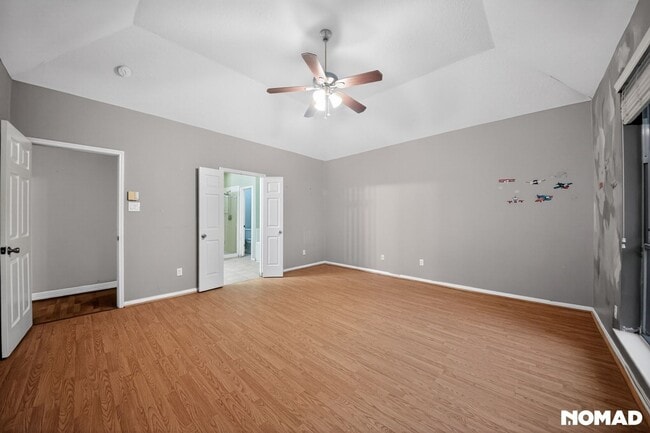 Building Photo - 1811 Quiet Hollow Dr