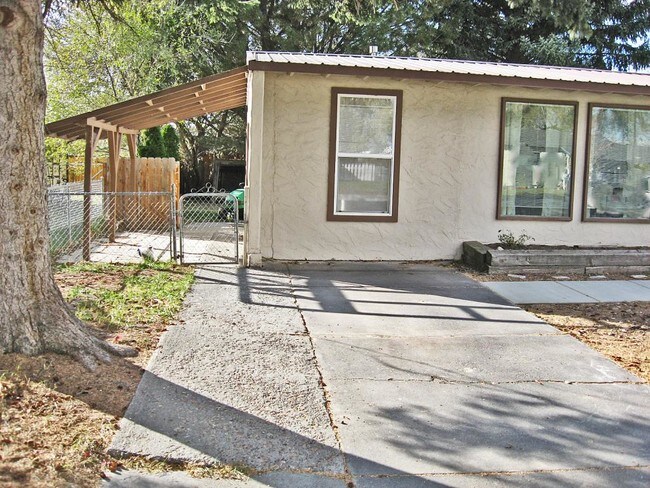 Foto del edificio - 1325 Alameda Ave.