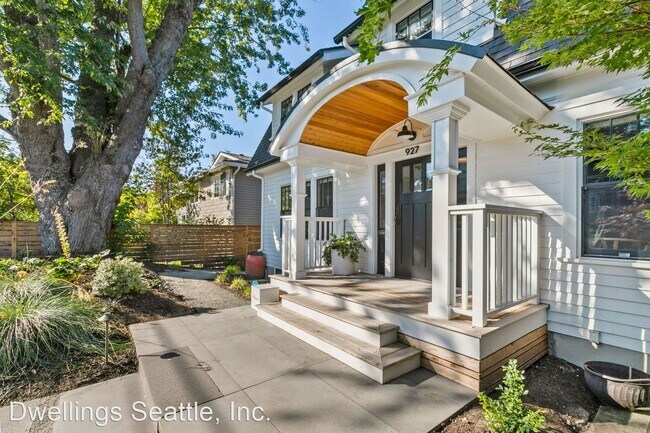 Building Photo - 4 br, 3.5 bath House - 927 32nd Ave