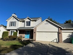 Building Photo - 2077 Holly Berry Ln