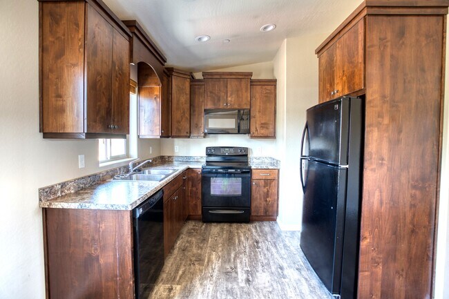 Foto del edificio - 5554 White Mountain Ave