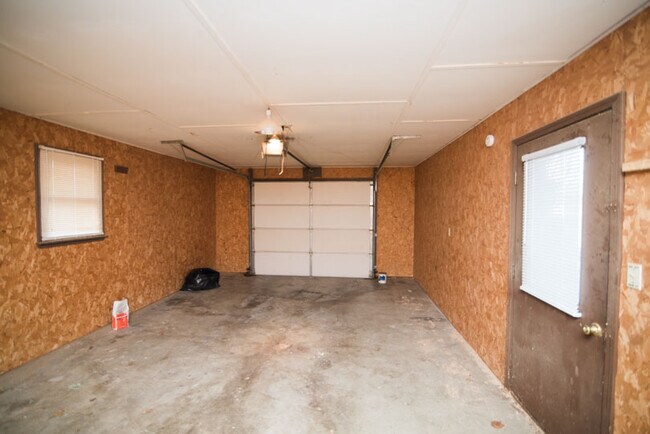 Building Photo - 2610 Schott Rd