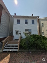 Building Photo - 1309 16th Ave