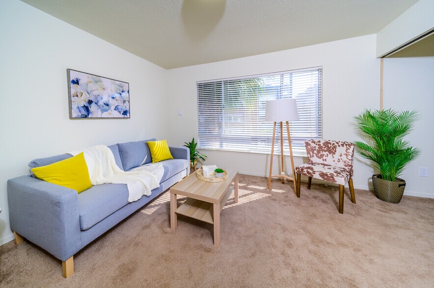 Jackson Lake Apartments