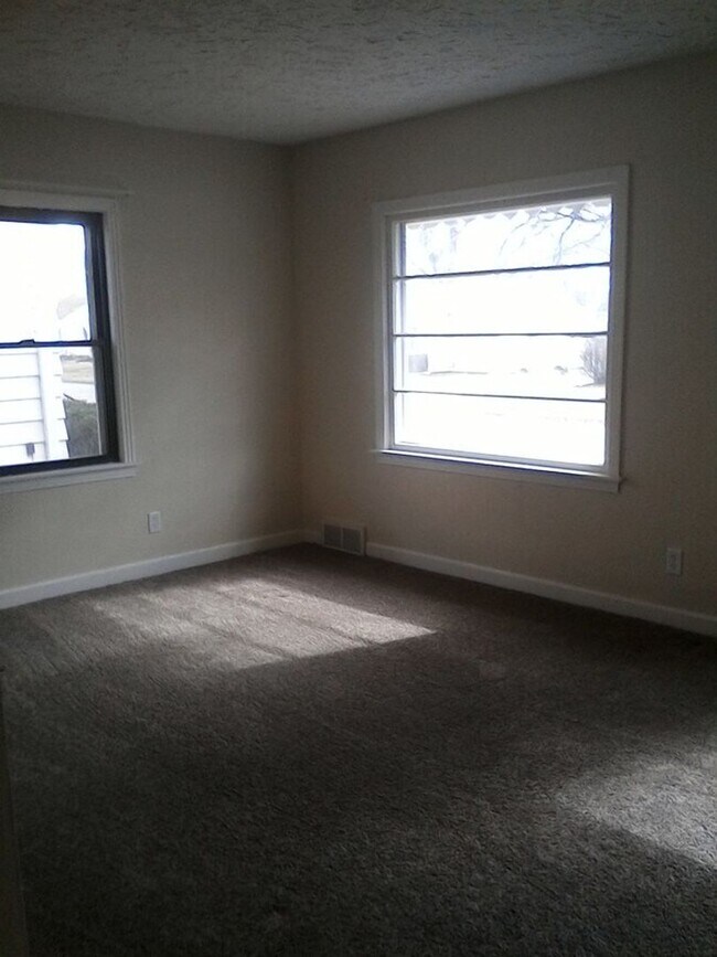 Foto del edificio - Charming 2-Bedroom Unit in Quiet Moline Location