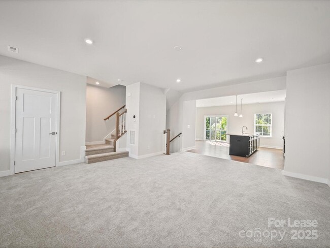 Building Photo - 9922 Oaklawn Blvd NW