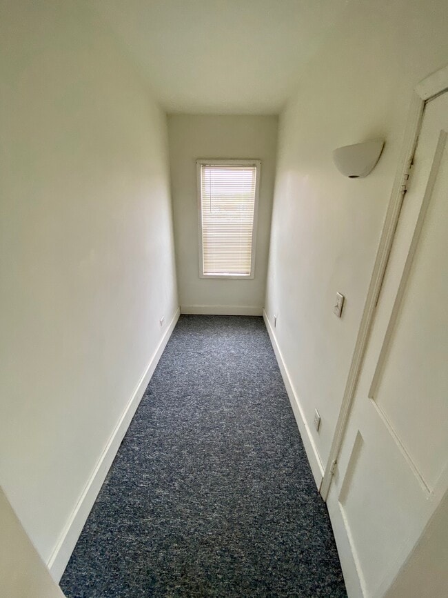 Foto del edificio - 823 West Ave S