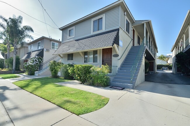 Building Photo - 1633 E Maple Ave