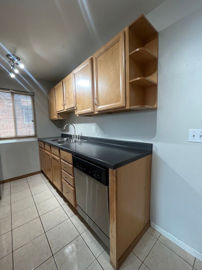 Foto del edificio - Fantastic 1 BR/1 BA Apartment in the Whitt...