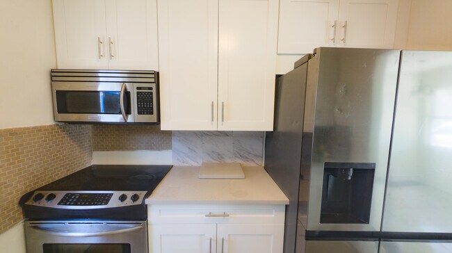 Building Photo - 426 Douglass Ave