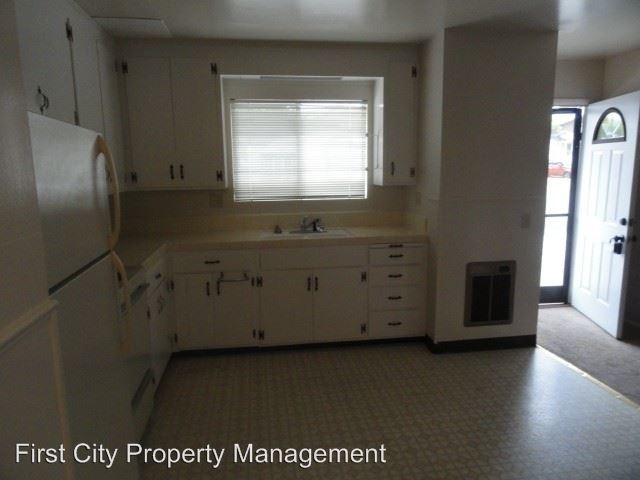 Building Photo - 516 Monterey Ave