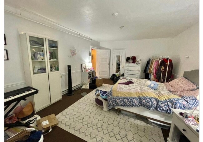 Building Photo - 1073 Beacon St