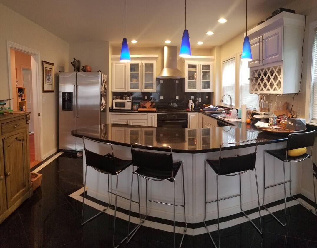 61 Putnam St Unit 1, Somerville, MA 02143 Condo for Rent in