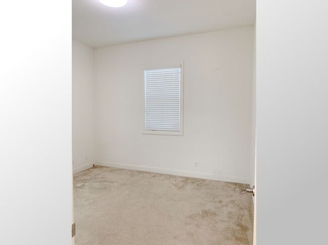 Building Photo - 16 Manzanillo