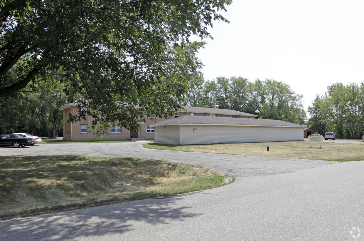Building Photo - KROTZ APTS.