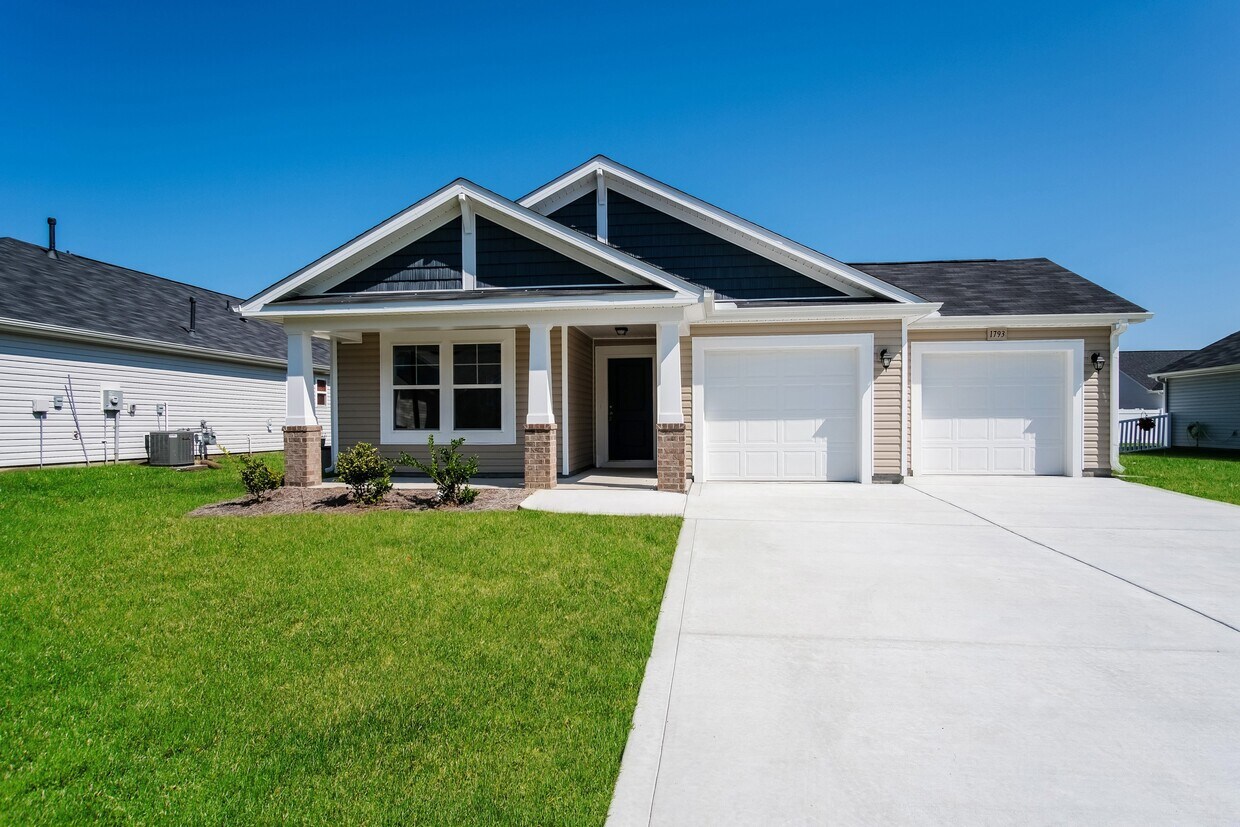 Foto principal - 1793 Sapphire Dr