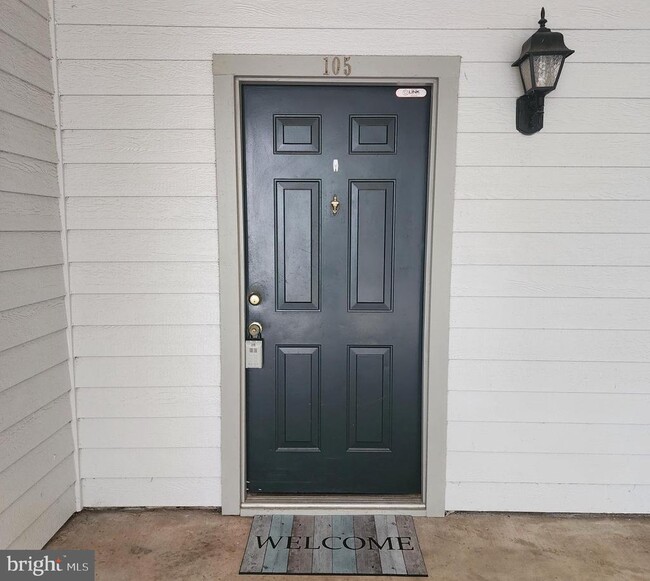 Building Photo - 13070 Autumn Woods Way
