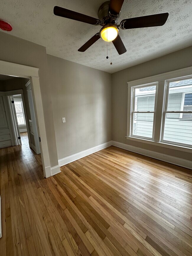 Foto del edificio - 1314 W 106th St