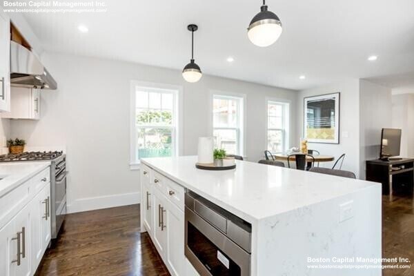 Building Photo - 9 Brook St