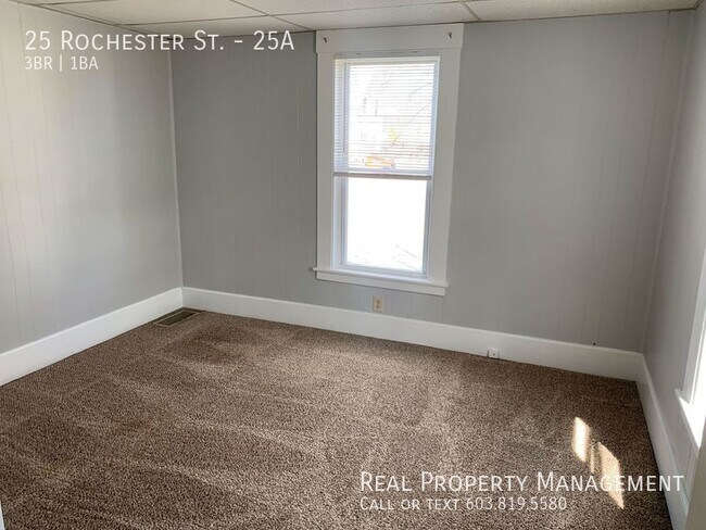 Foto del edificio - Inviting 3-Bedroom Apartment with Ample Na...