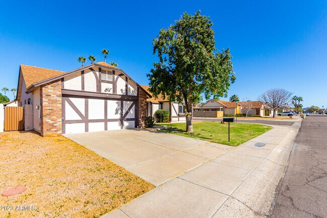 Building Photo - 5646 W Mescal St