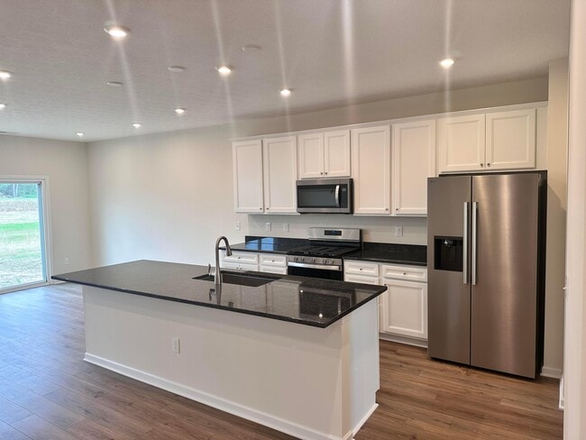 Building Photo - 1332 Red Tail Pl