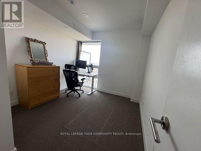 Building Photo - 120-1120 Varna Dr
