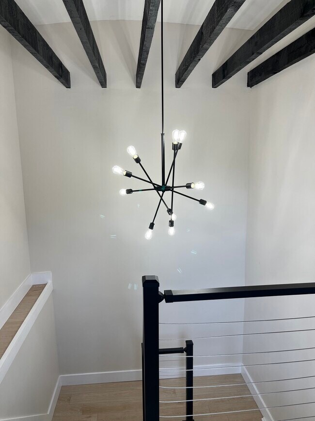 Building Photo - 427 Klotter Ave