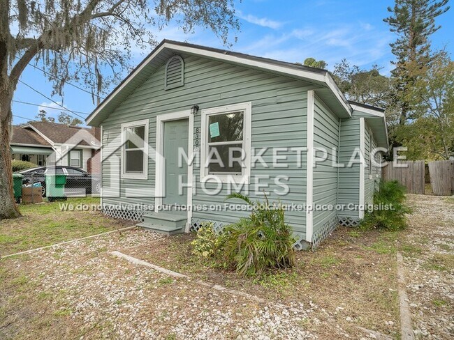 Foto del edificio - 8308 N 12th St