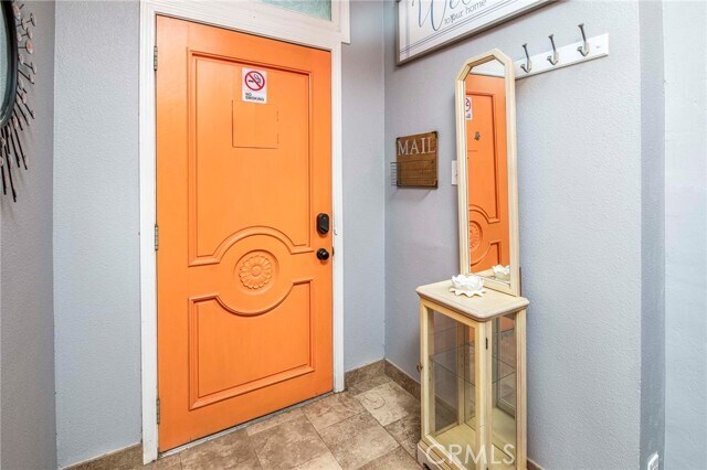 Building Photo - 15880 La Vida Dr