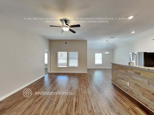 Building Photo - 8002 Bluewater Cove