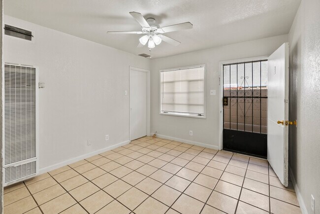 Building Photo - 3914 Thomason Ave