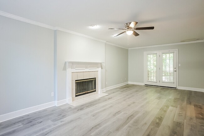 Building Photo - 4011 Villa Ln